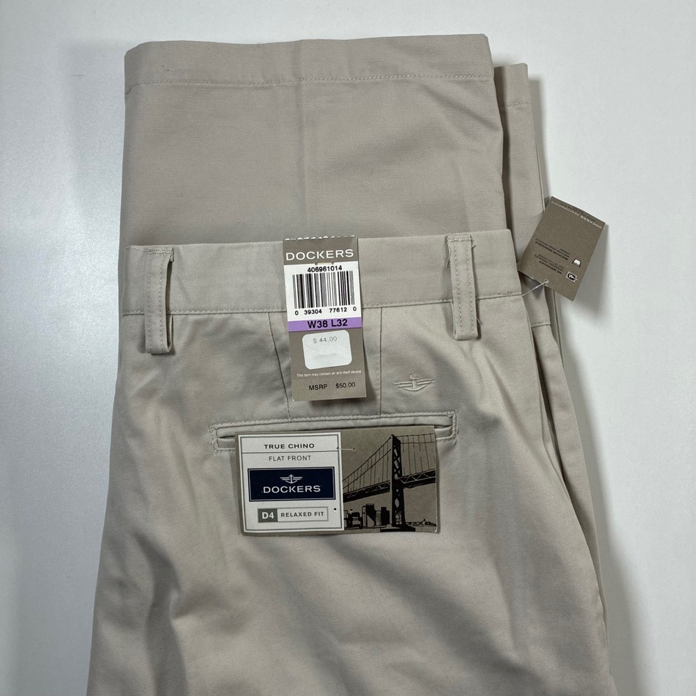 NEW Dockers Chino Pants Mens 38x32 Tan D4 Relaxed Fit Flat Front 100% Cotton